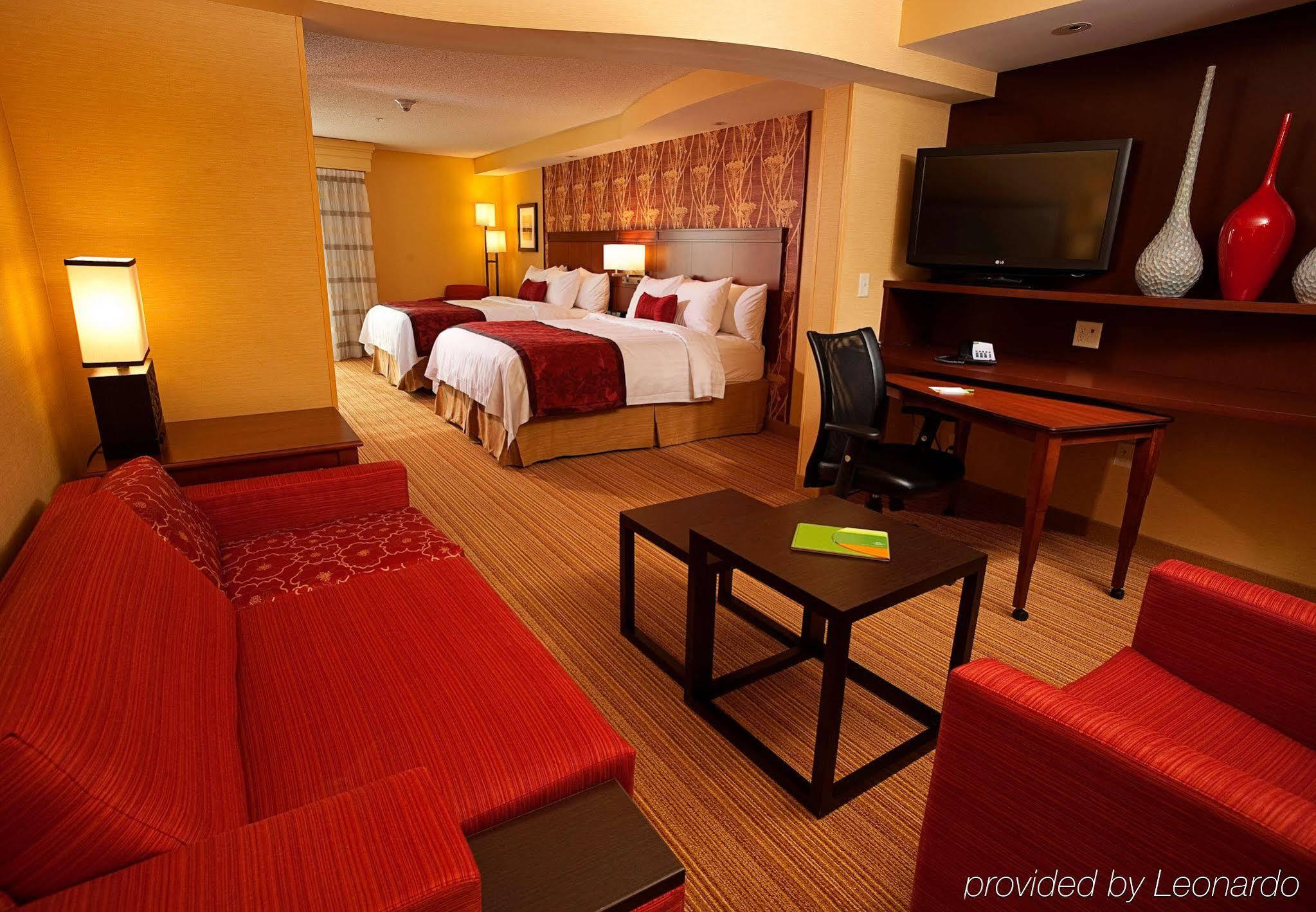 Courtyard Milwaukee Airport Hotel Ngoại thất bức ảnh