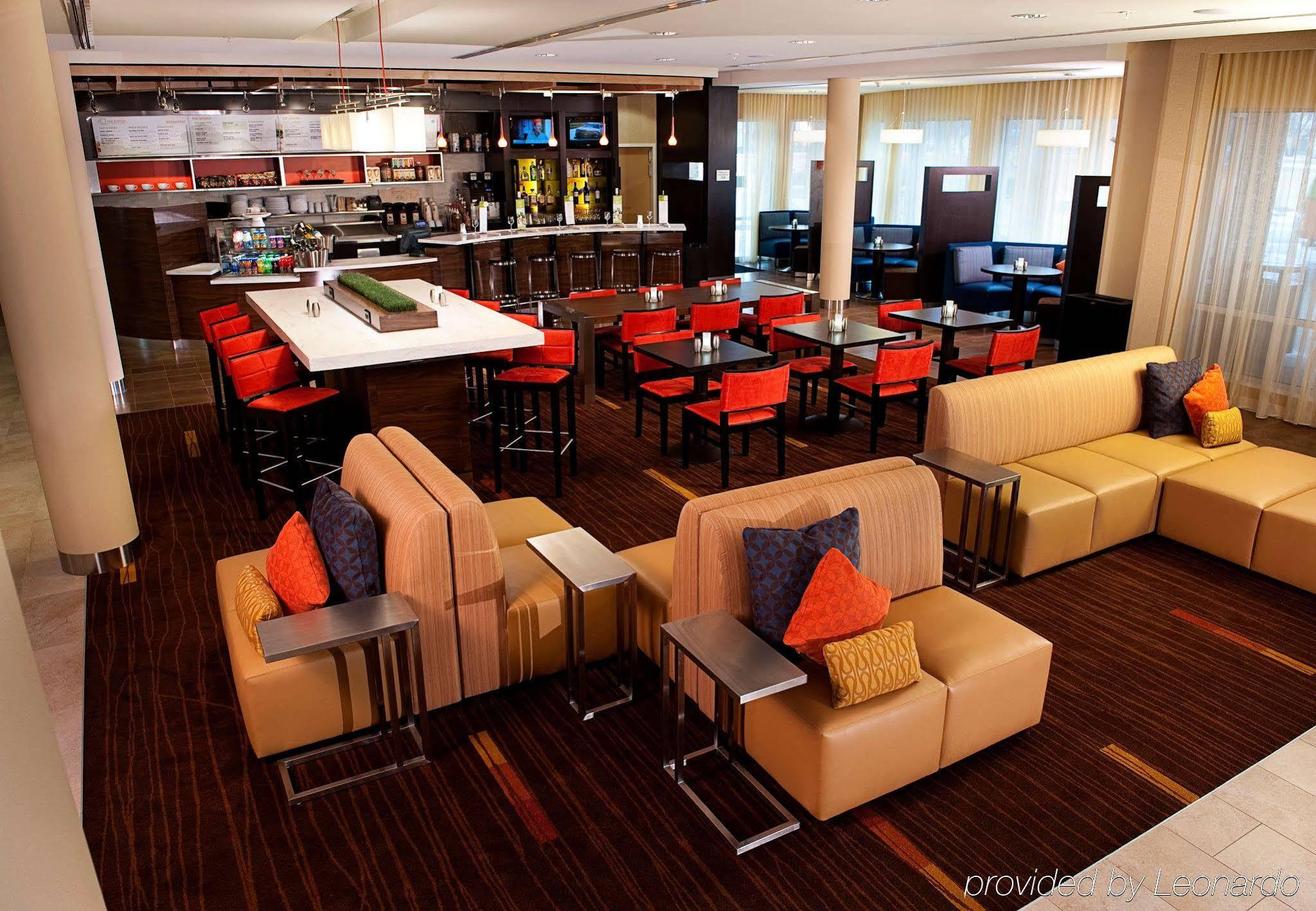 Courtyard Milwaukee Airport Hotel Ngoại thất bức ảnh