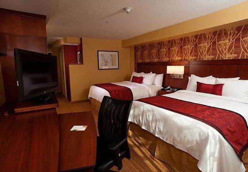 Courtyard Milwaukee Airport Hotel Ngoại thất bức ảnh