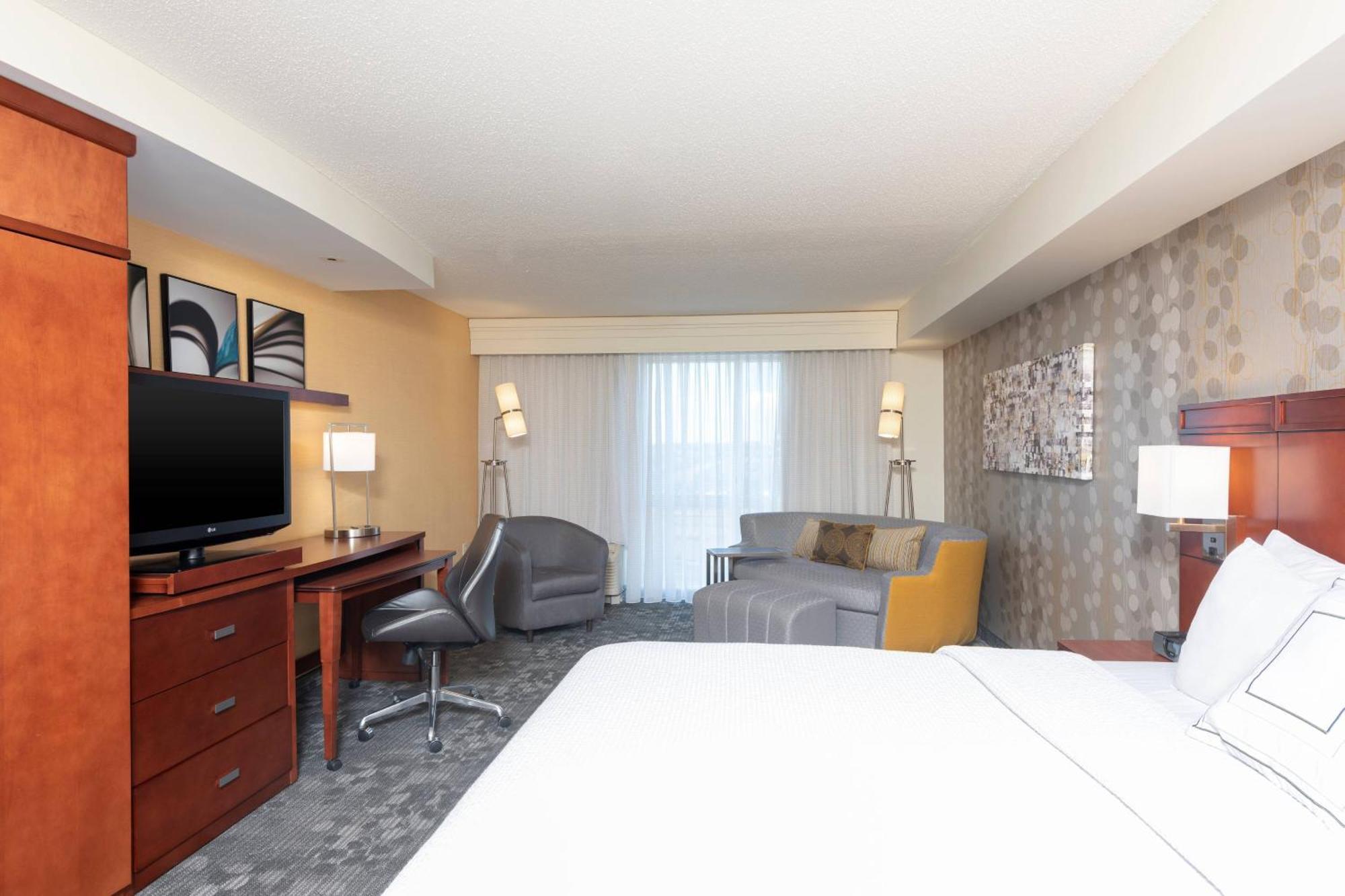 Courtyard Milwaukee Airport Hotel Ngoại thất bức ảnh