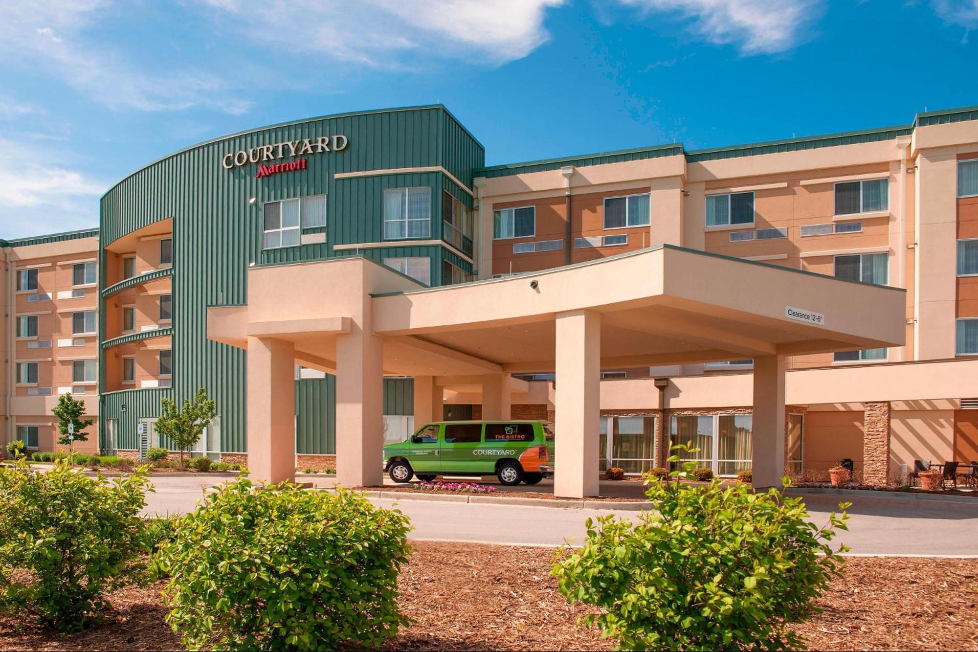Courtyard Milwaukee Airport Hotel Ngoại thất bức ảnh