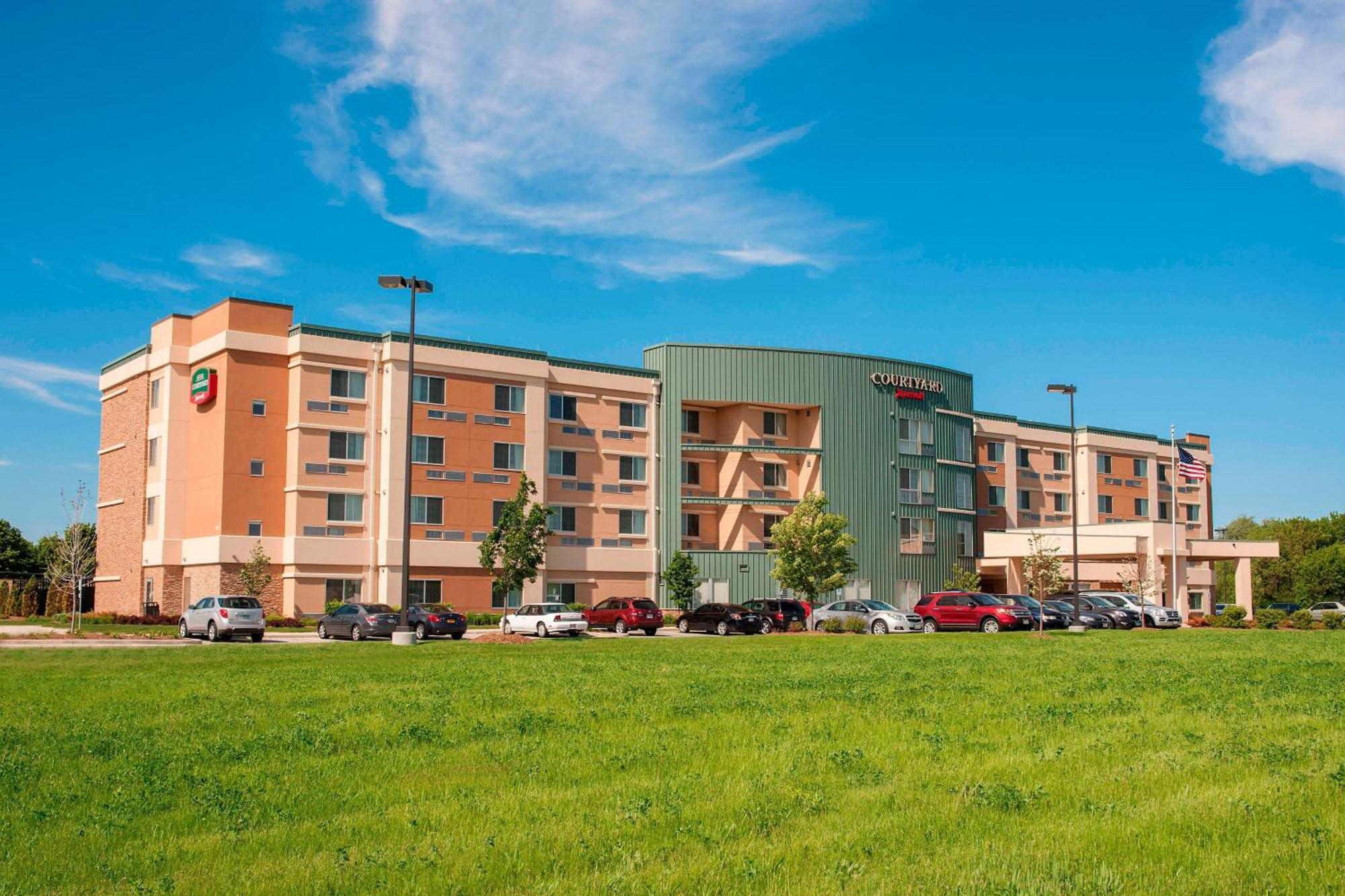 Courtyard Milwaukee Airport Hotel Ngoại thất bức ảnh