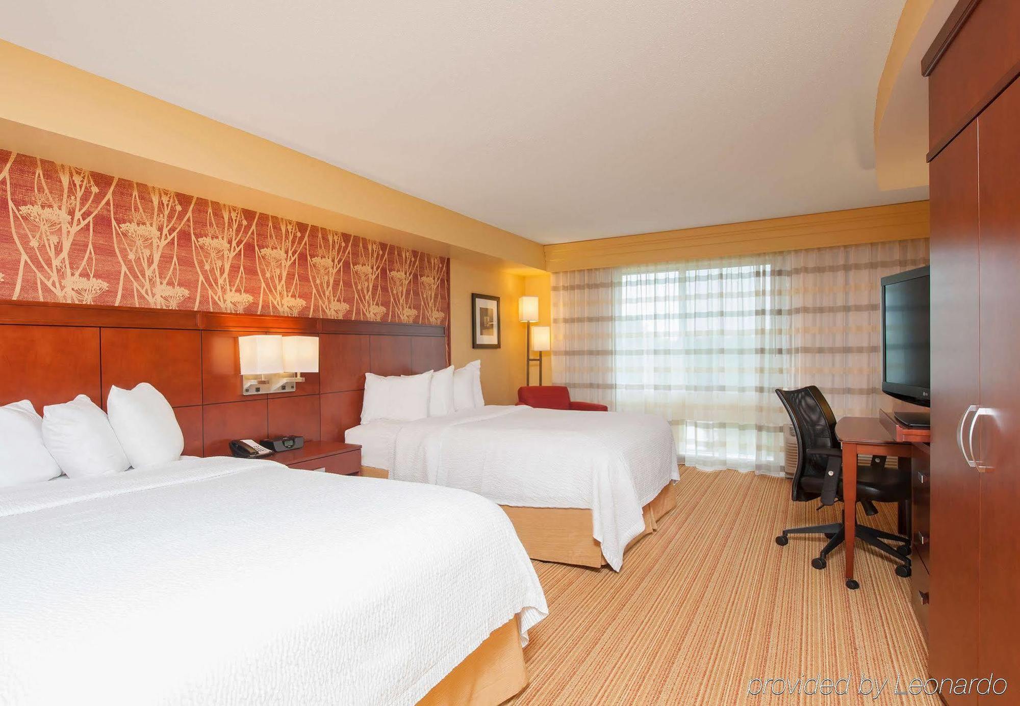 Courtyard Milwaukee Airport Hotel Ngoại thất bức ảnh