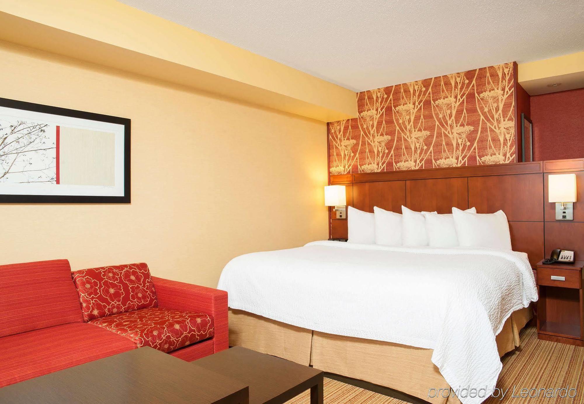 Courtyard Milwaukee Airport Hotel Ngoại thất bức ảnh