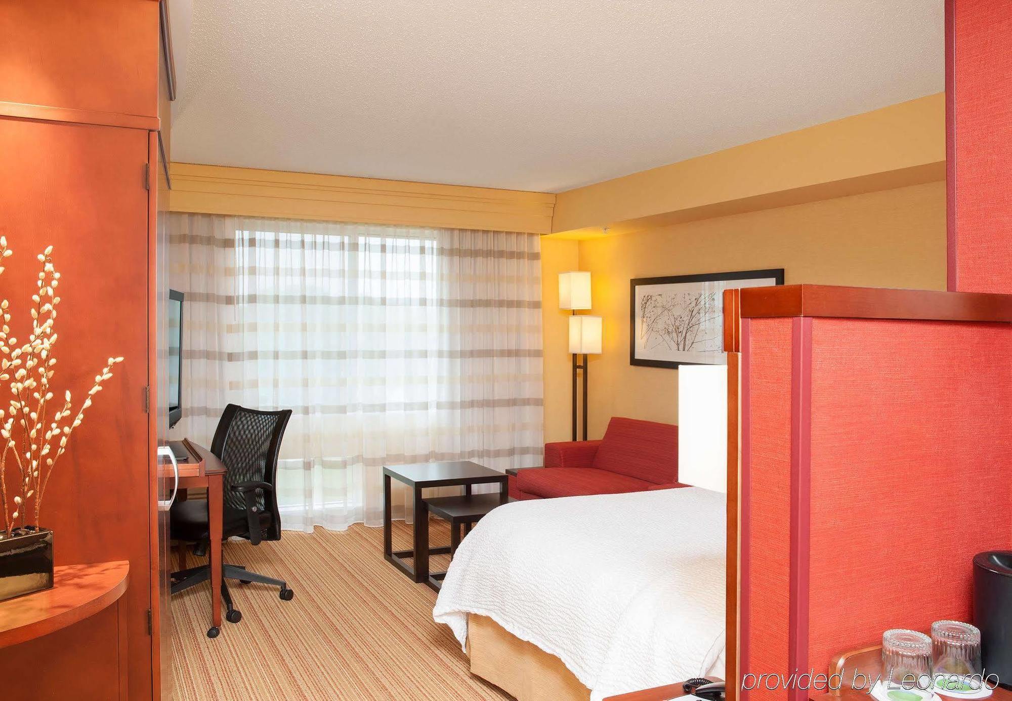 Courtyard Milwaukee Airport Hotel Ngoại thất bức ảnh