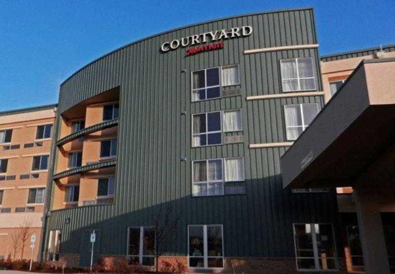 Courtyard Milwaukee Airport Hotel Ngoại thất bức ảnh