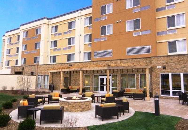 Courtyard Milwaukee Airport Hotel Ngoại thất bức ảnh