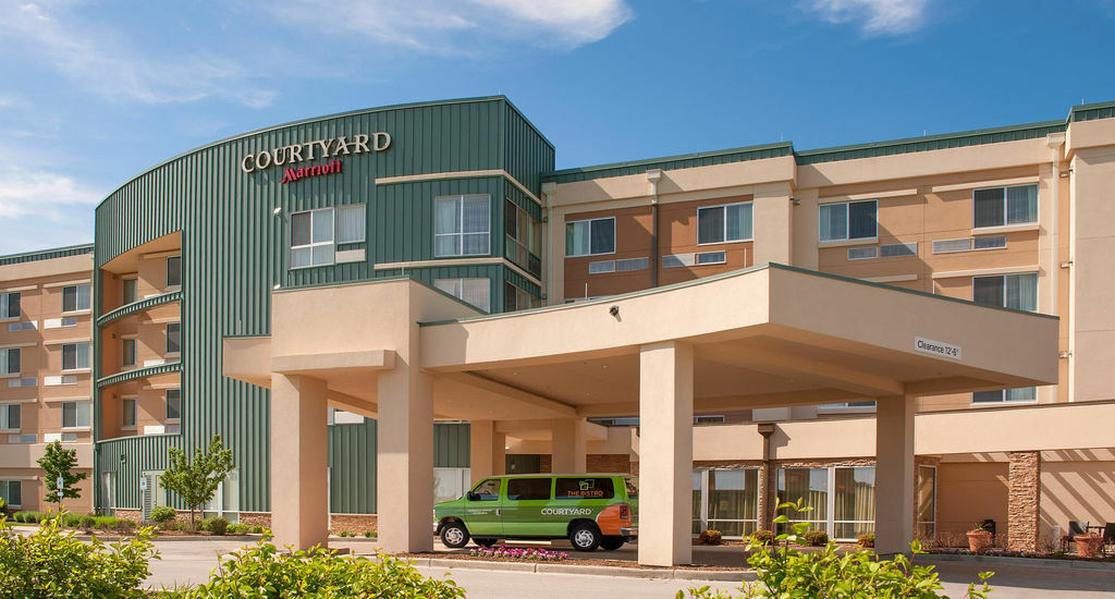 Courtyard Milwaukee Airport Hotel Ngoại thất bức ảnh